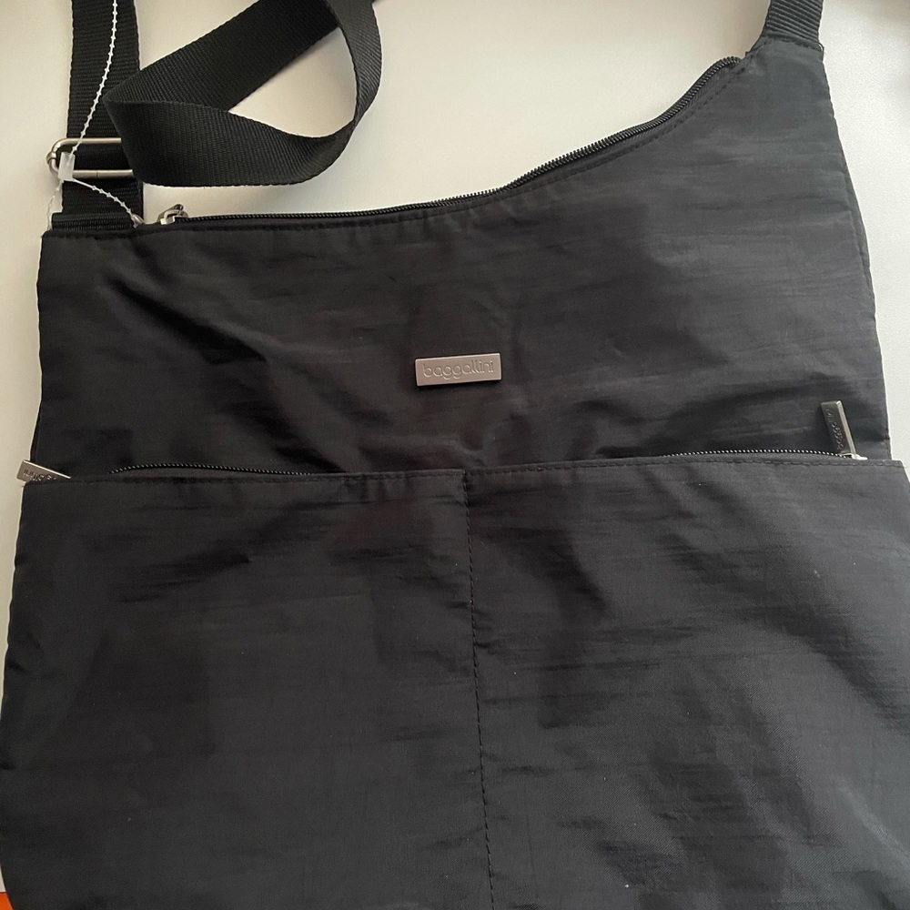 Baggallini crossbody bag